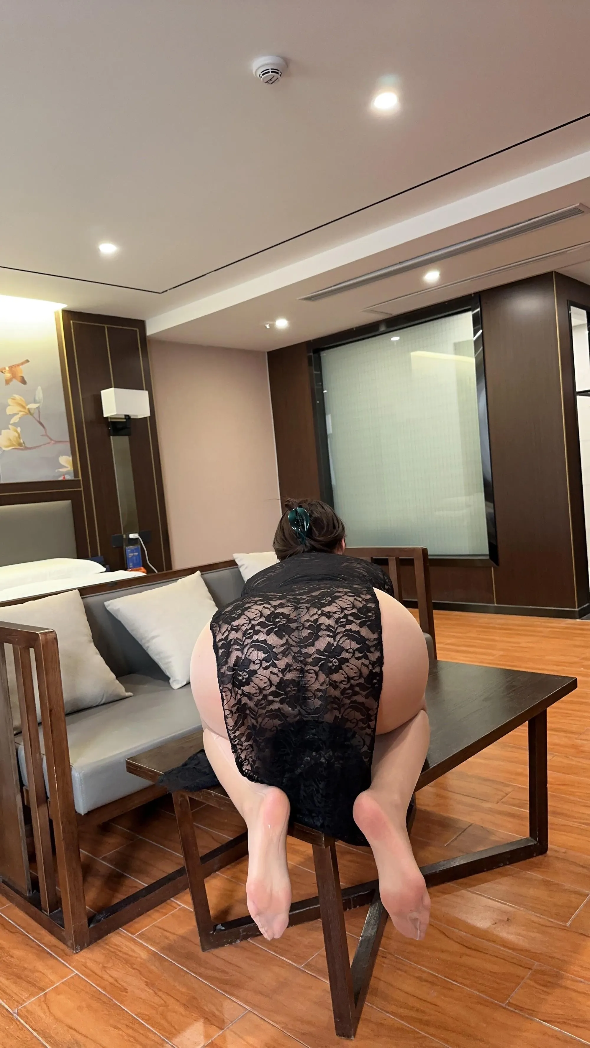 NO.017 奶宝妹纸 – 微密圈系列  蕾丝长裙撕袜 [67P]插图8